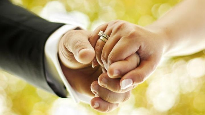 Η Μαρία Παπουτσή δίνει συμβουλές για τον γάμο